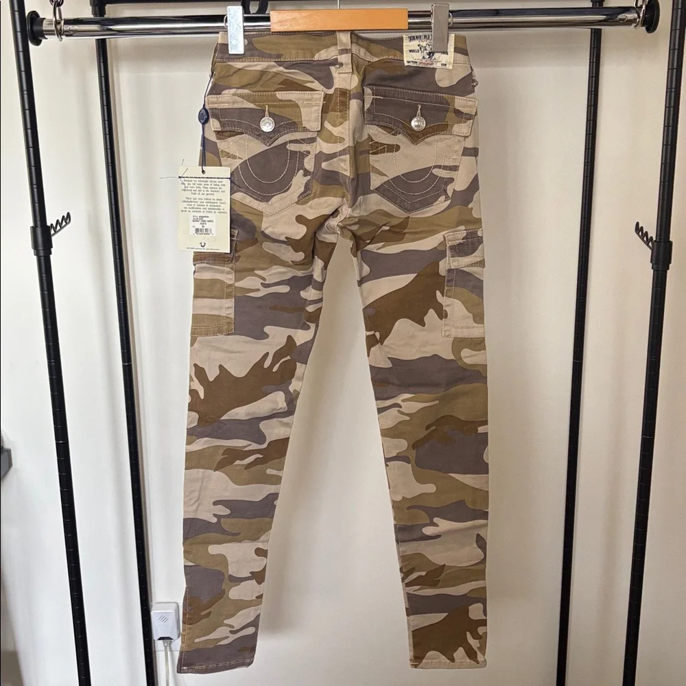 NWT True Religion- Camo Skinny Cargo Jeans - Picture 5 of 7